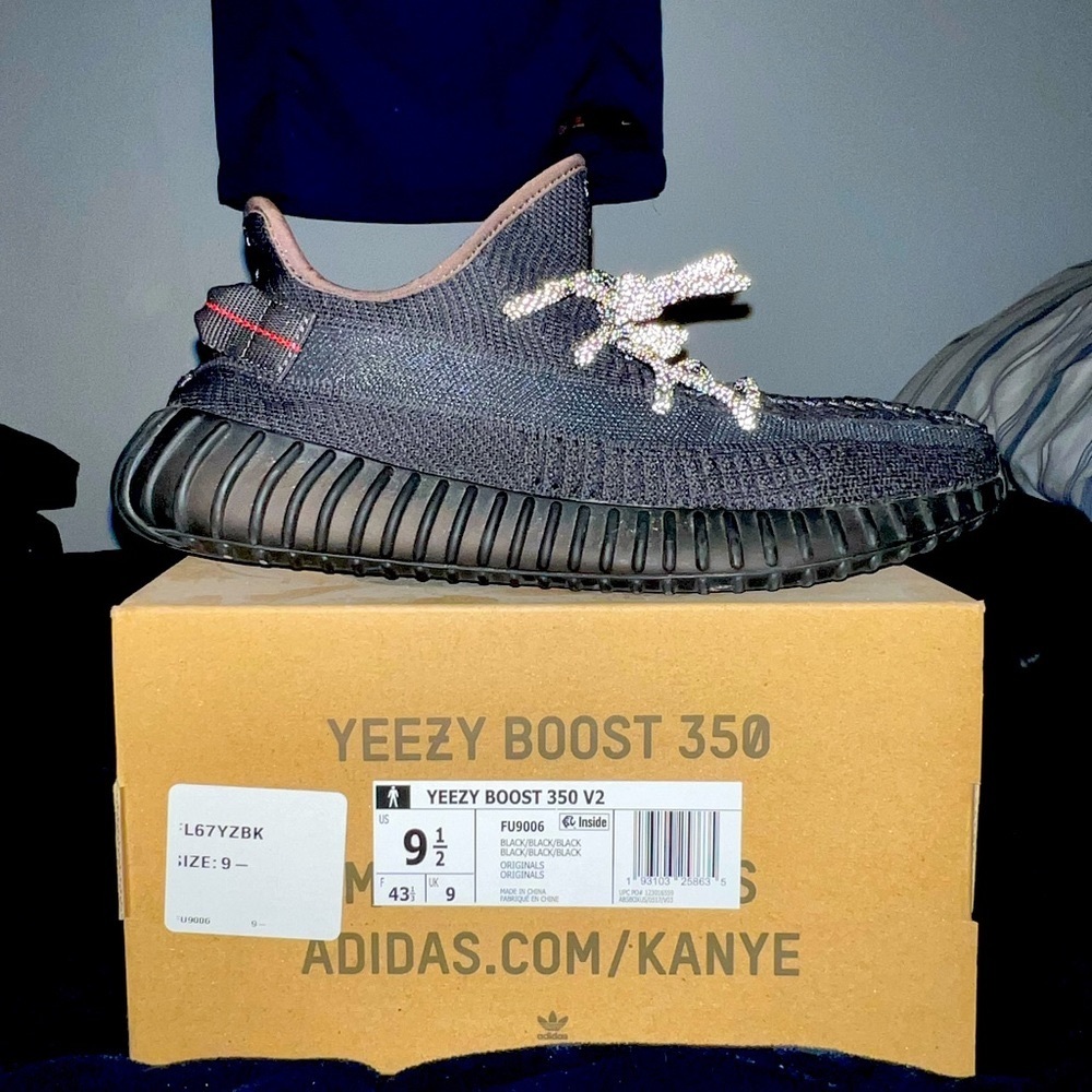 Adidas Yeezy Boost 350 V2 Black (non-reflective)